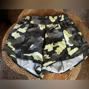 Lululemon Camo Running Shorts Jog Lightweight Athleisure Walk Hike Pickleball